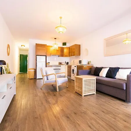 Beautiful One Bedroom Ground Floor - Veraluna *